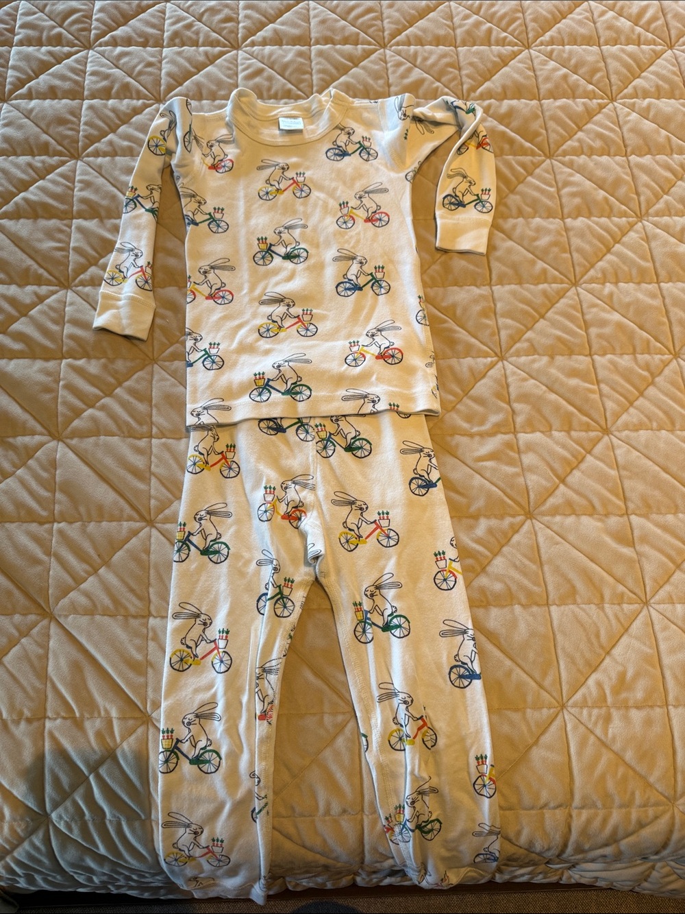 Hanna Andersson Cream Pajama Set with Colorful Bicycle Bunny Print